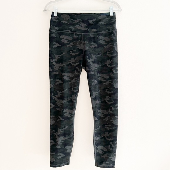 Fabletics Define PowerHold Mid-Rise Leggings - Picture 4 of 8